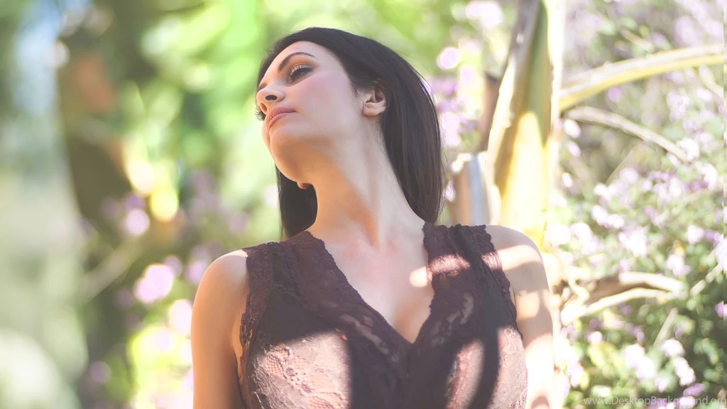 Splendid Denise Milani Widescreen Wallpapers