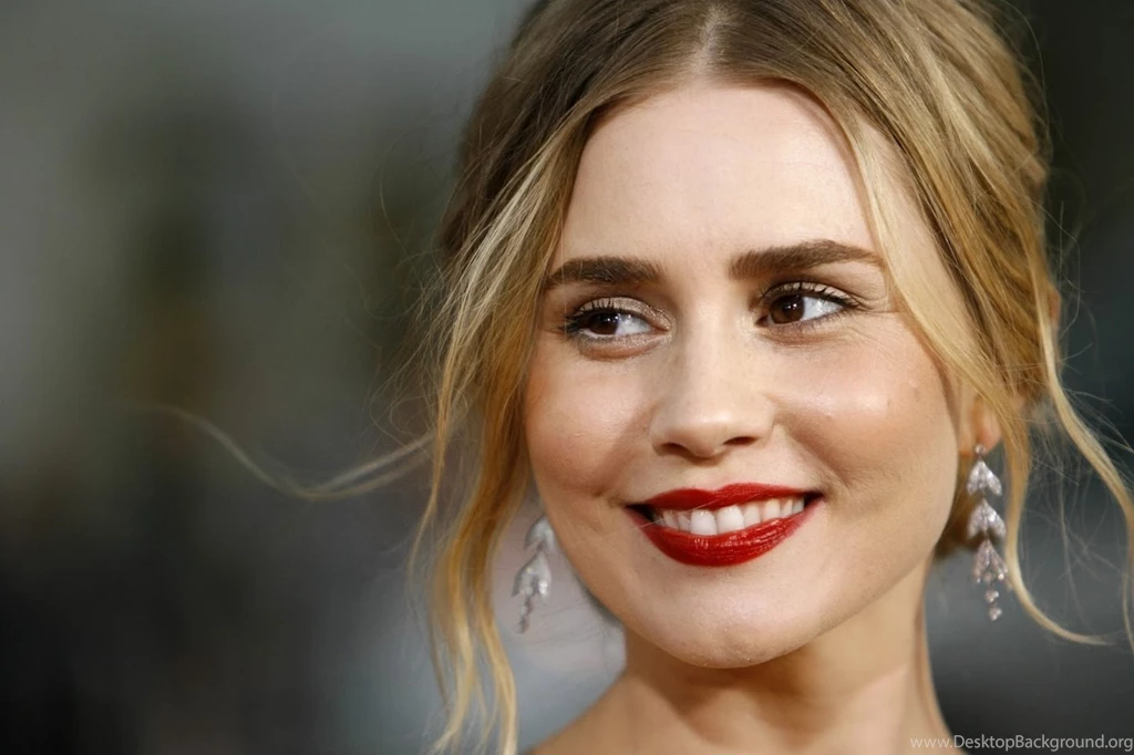Alison Lohman Hot Wallpapers