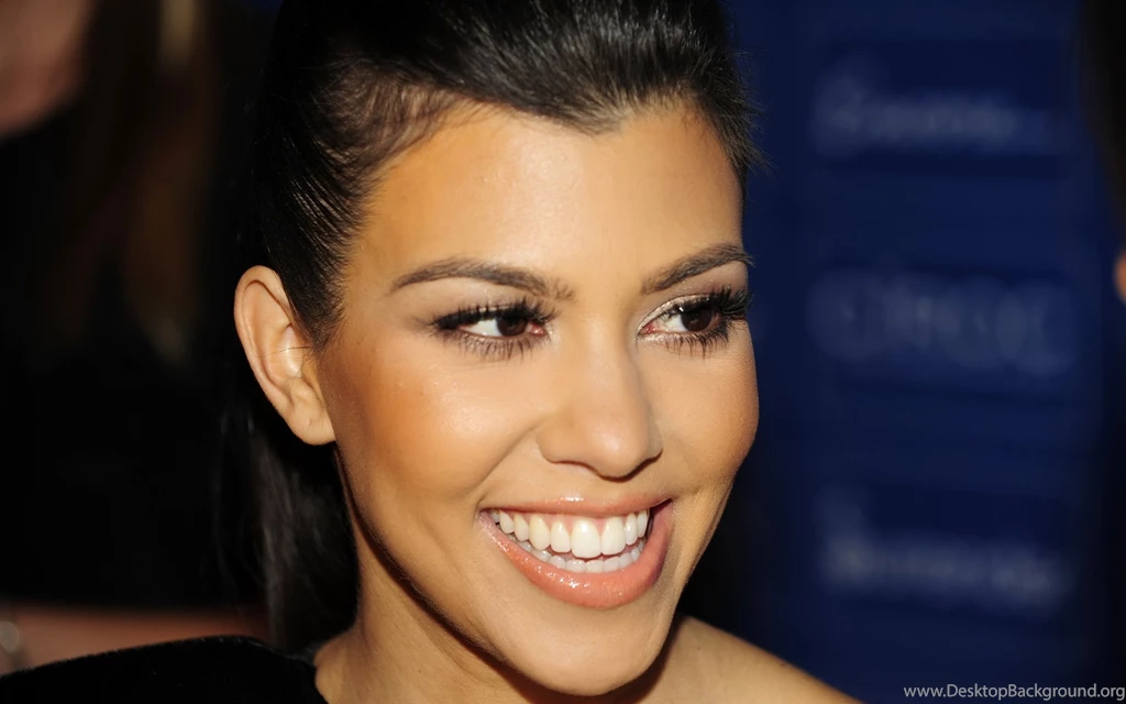 Kourtney Kardashian Wallpapers