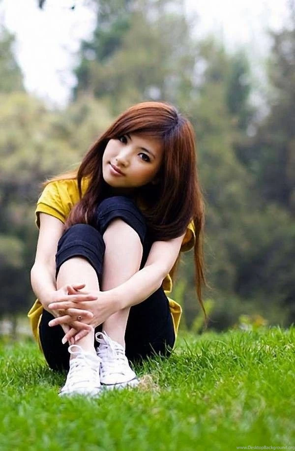 Sad Alone Girl Wallpapers