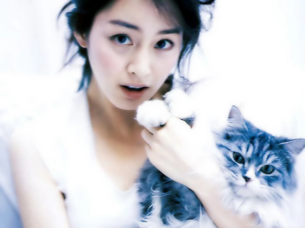 Kim Tae Hee Wallpapers