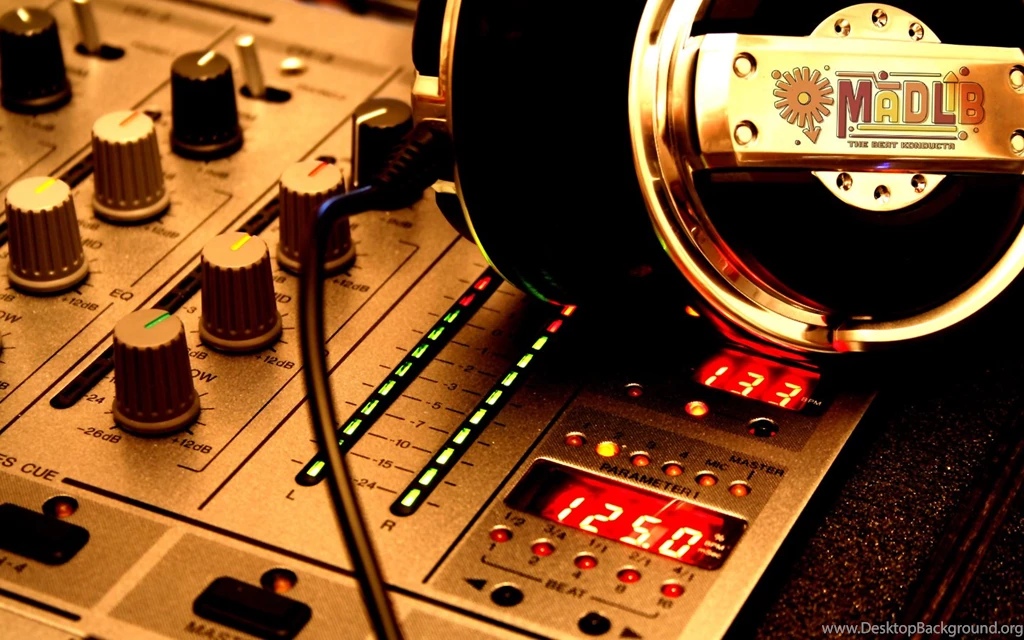 Wallpapers Studio Music Fever 1440x900