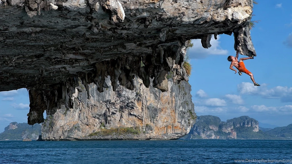 1600x900 Climbing Over Sea Wallpapers