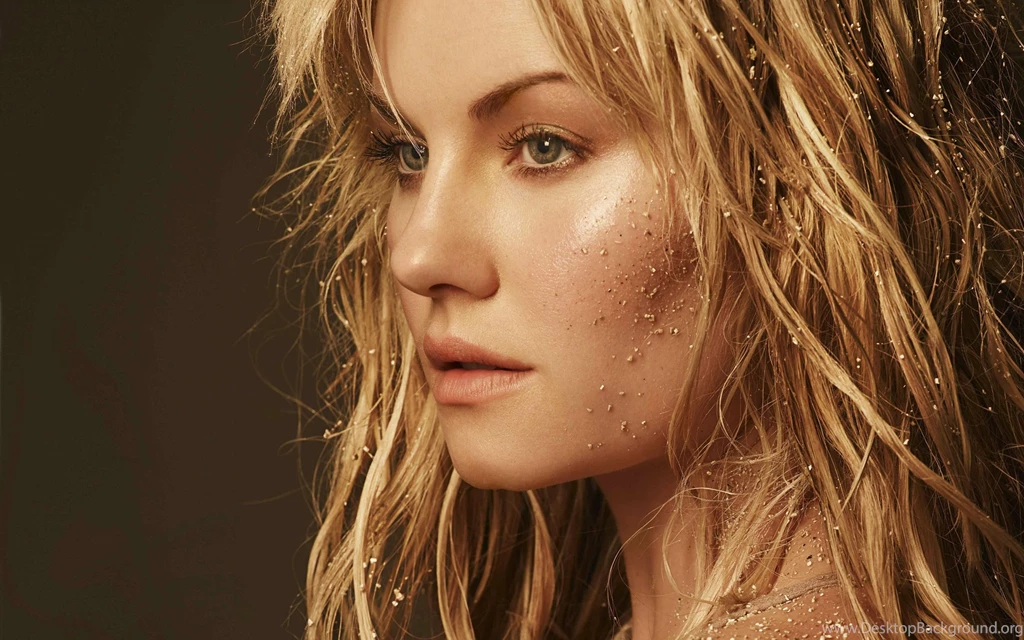 100 Elisha Cuthbert HD Wallpapers