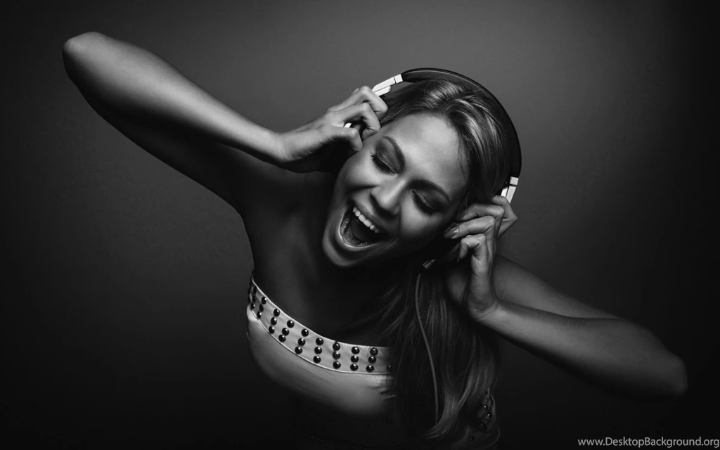 Girl With Headphones HD Music Wallpapers