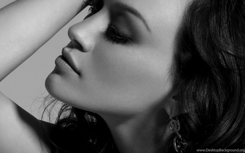 Awesome Cool Girl HD Wallpapers Free Download