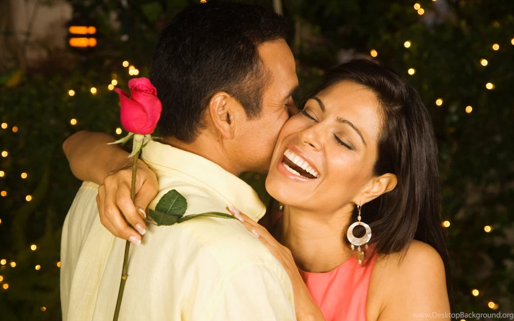 Cute Couple Hug Wallpapers