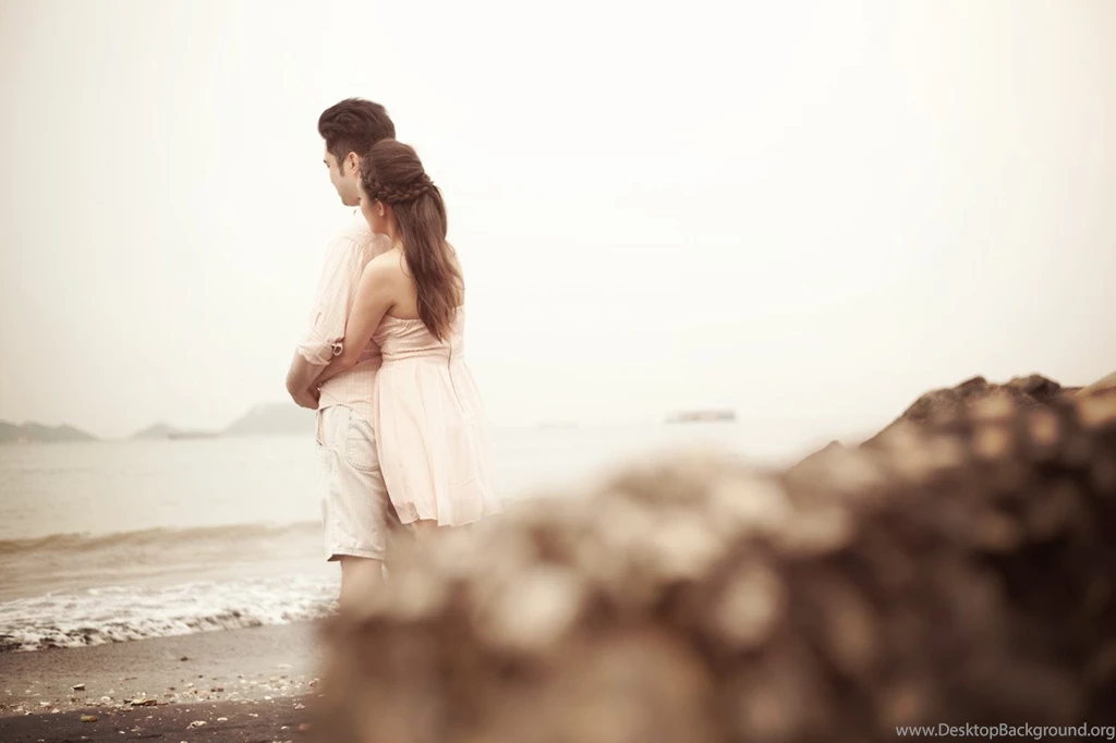 Cute Couple Hug Wallpapers