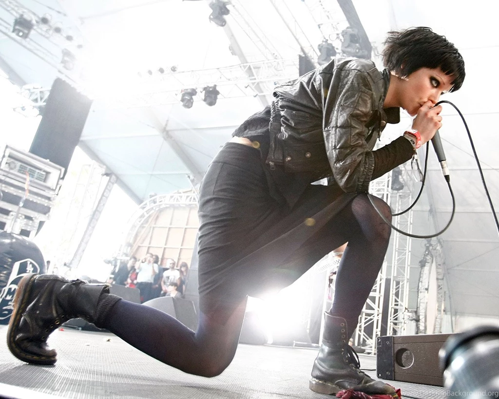 Download Crystalcastles 1280x1024 Wallpapers 1280x1024