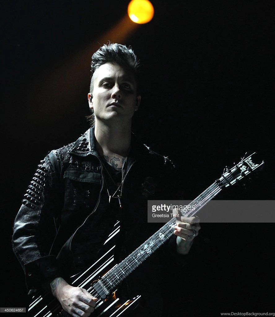 Synyster Gates Pictures And Photos