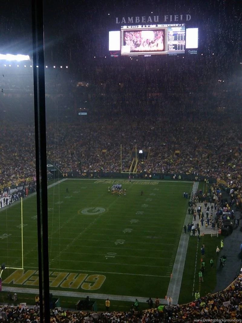 Photos At Lambeau Field That Are Club.