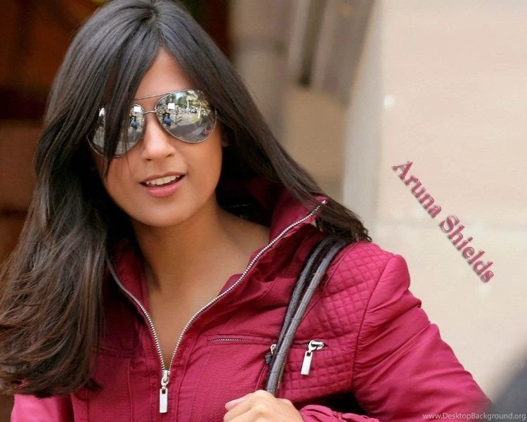 Indian Model Aruna Shields Wallpapers