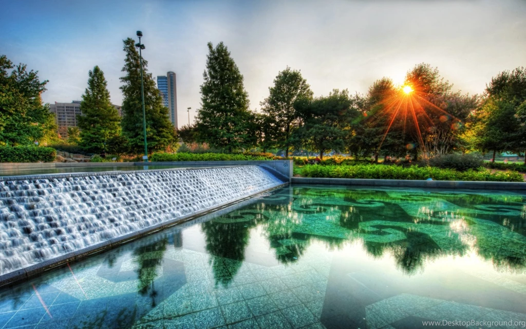 The Silky Fountain Widescreen Wallpapers