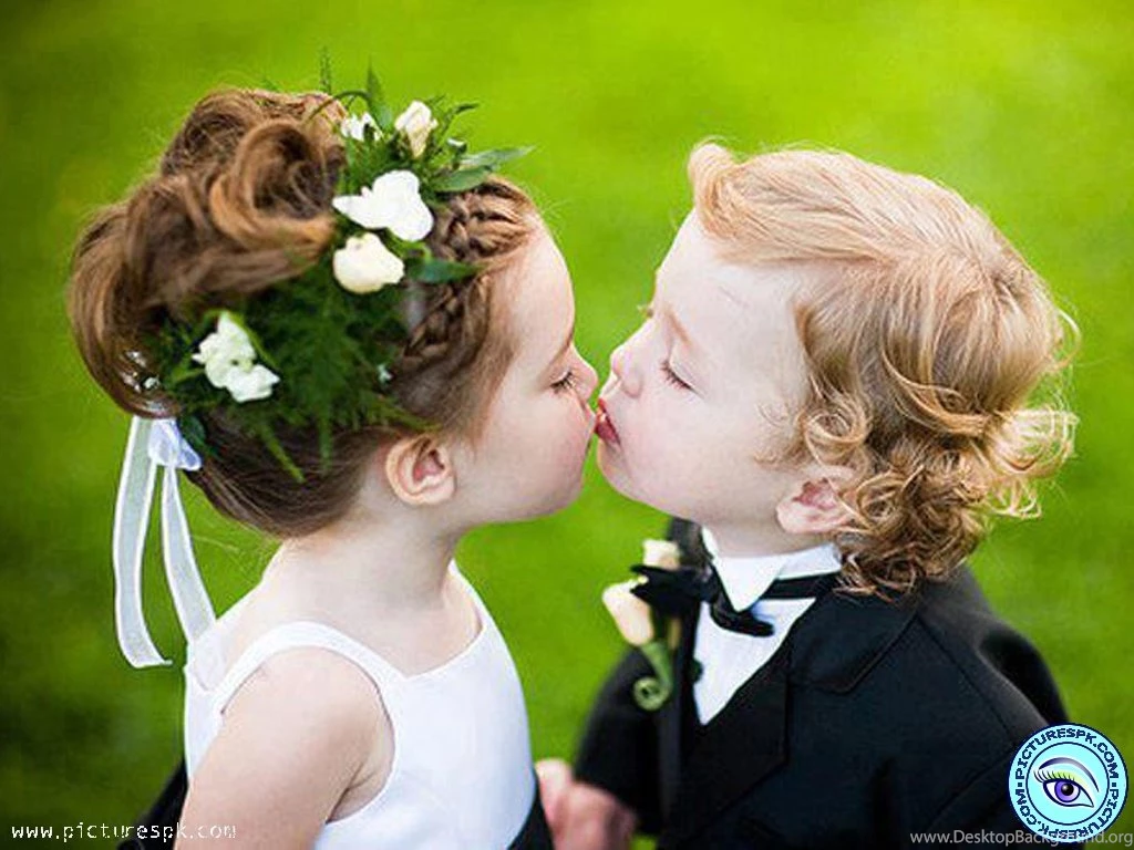 Baby Kissing Wallpapers Wallpapers Zone
