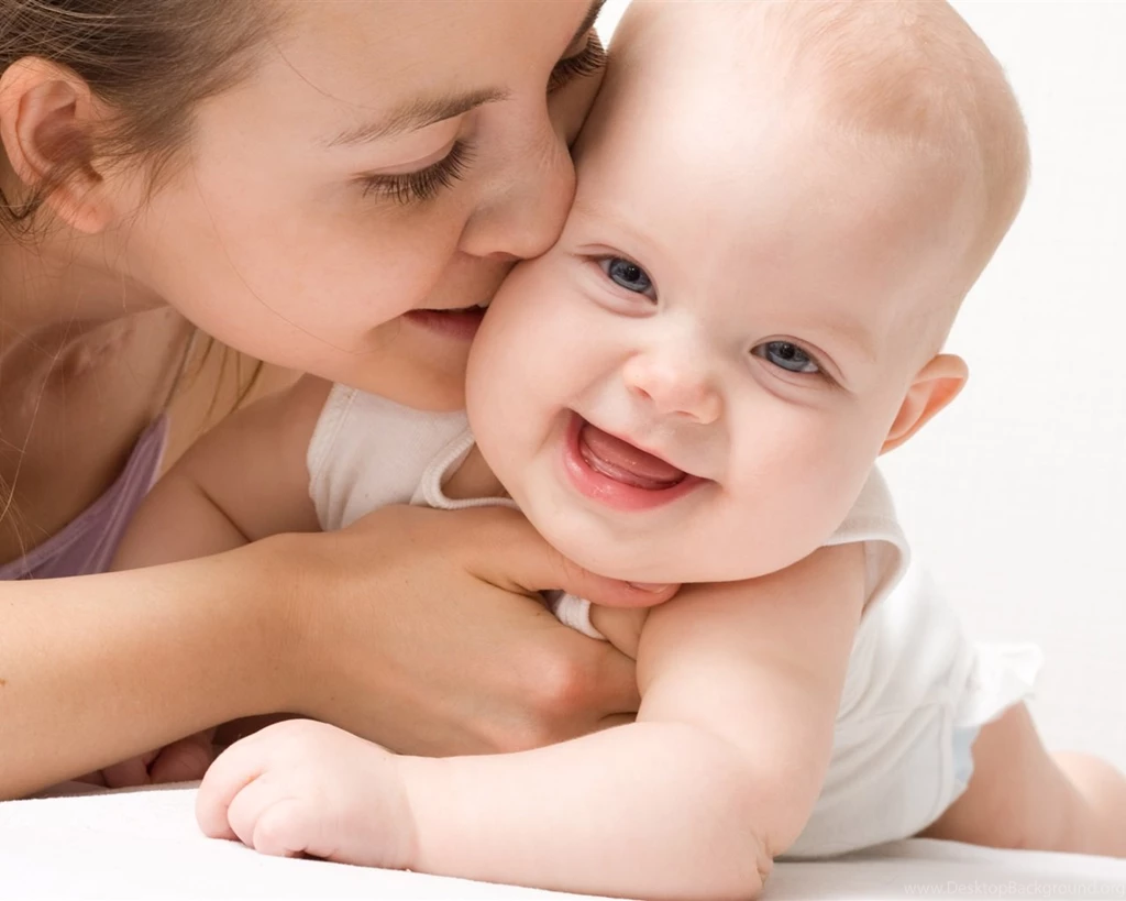 Kiss Cute Baby Wallpapers