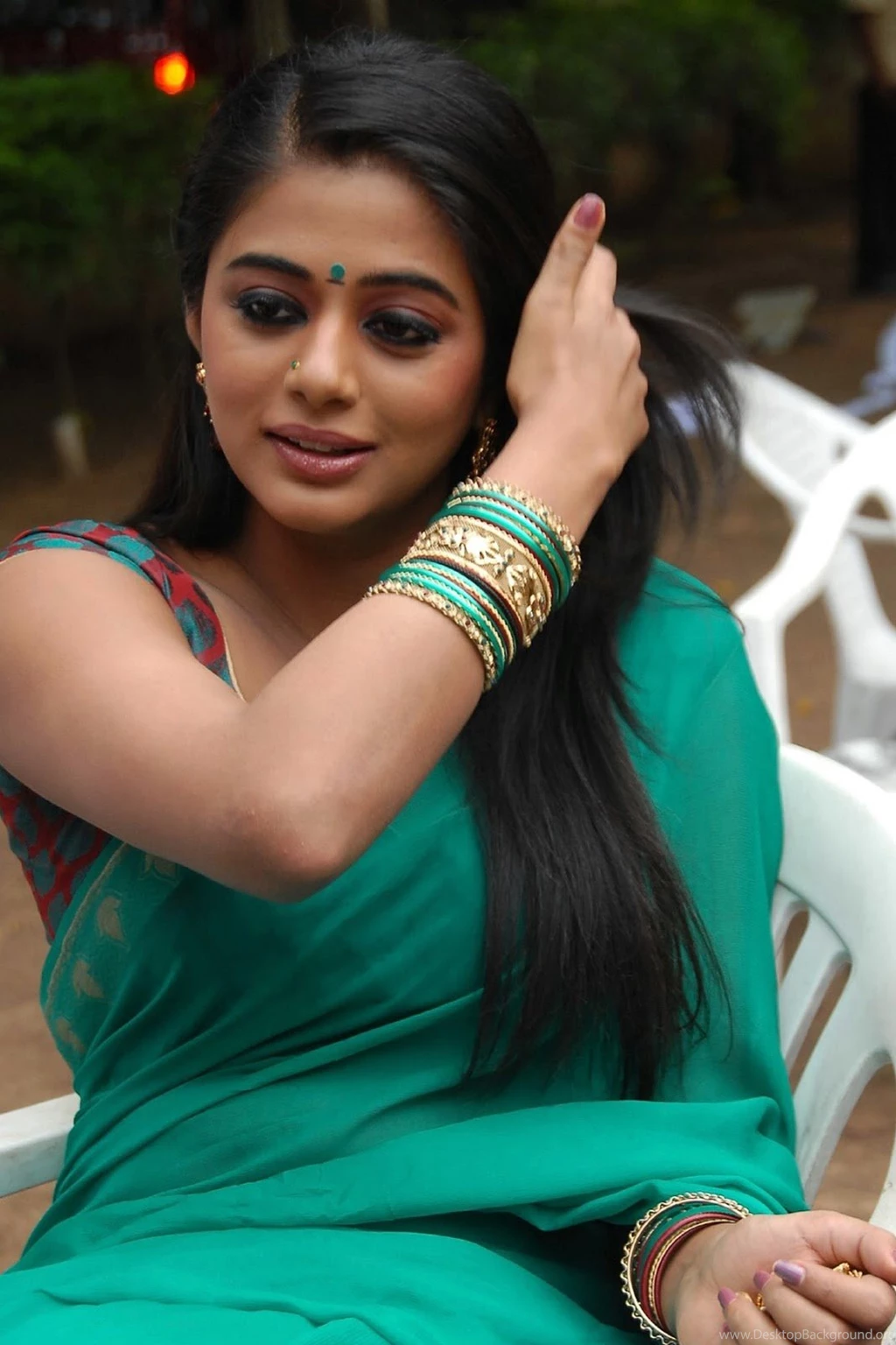 Priyamani (6) – Sky HD Wallpapers