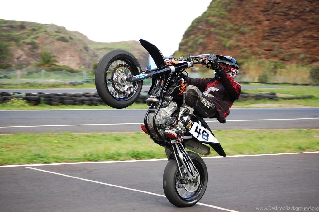 Bike Stunts Wallpapers   Wallpapers Zone