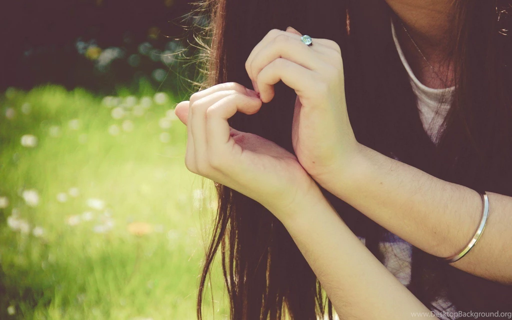 Mood Girl Heart Love Photo Wallpapers