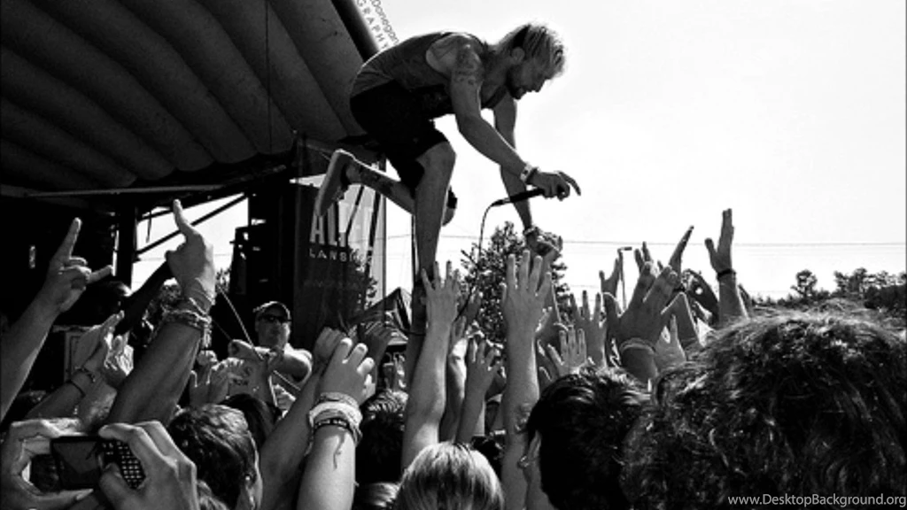 Breathe Carolina Wooly (Instrumental) / YouTube