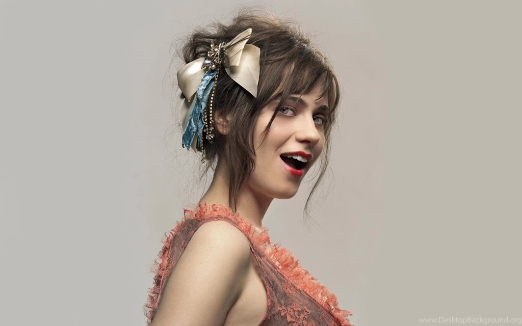 Zooey Deschanel HD Wallpapers And Backgrounds