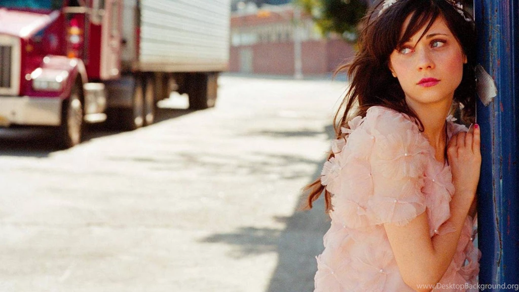 Zooey Deschanel Wallpapers [38]   (