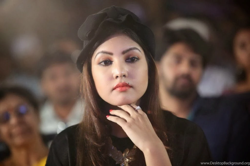 Komal Jha Beautiful HD Wallpapers 2015