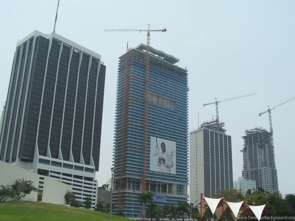 File:Buildings Including Bank Atlantic Under Construction In ...