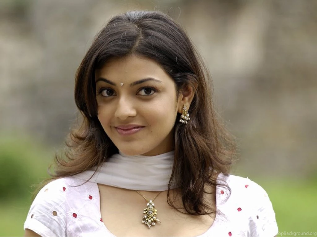 Kajal Aggarwal Backgrounds → Girls Gallery