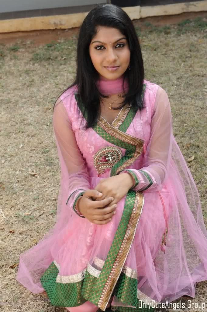 Lovers India: [Lovers India] Actress Swasika PhotoShoot...