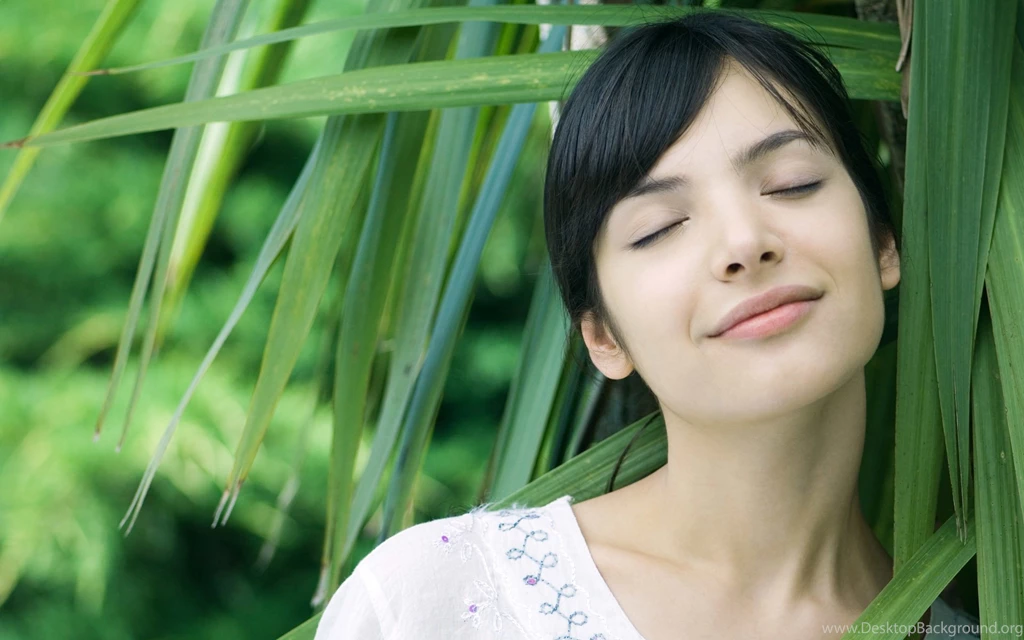 Wallpapers Of The Day: Cool Girl