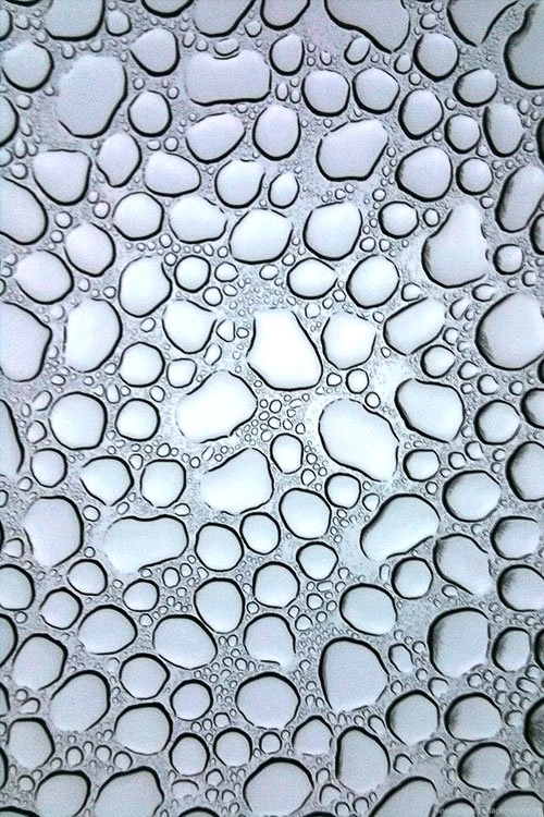 30 (Really) Beautiful iPhone 4 Wallpapers