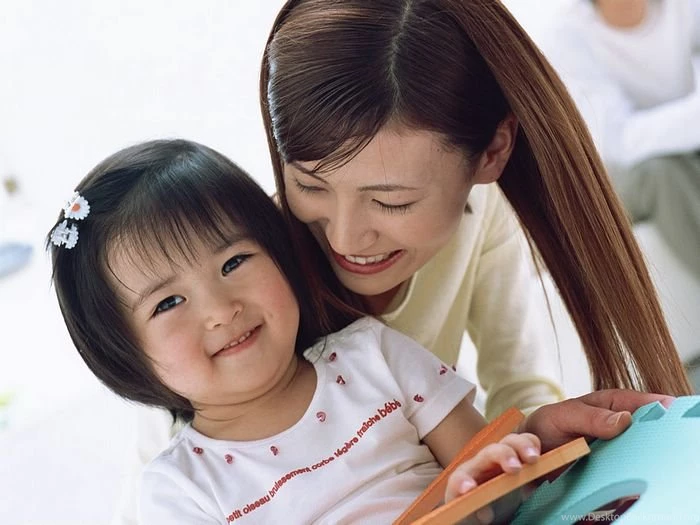 Family Love   Sweet Little Girl And Mother 24   Wallcoo.net