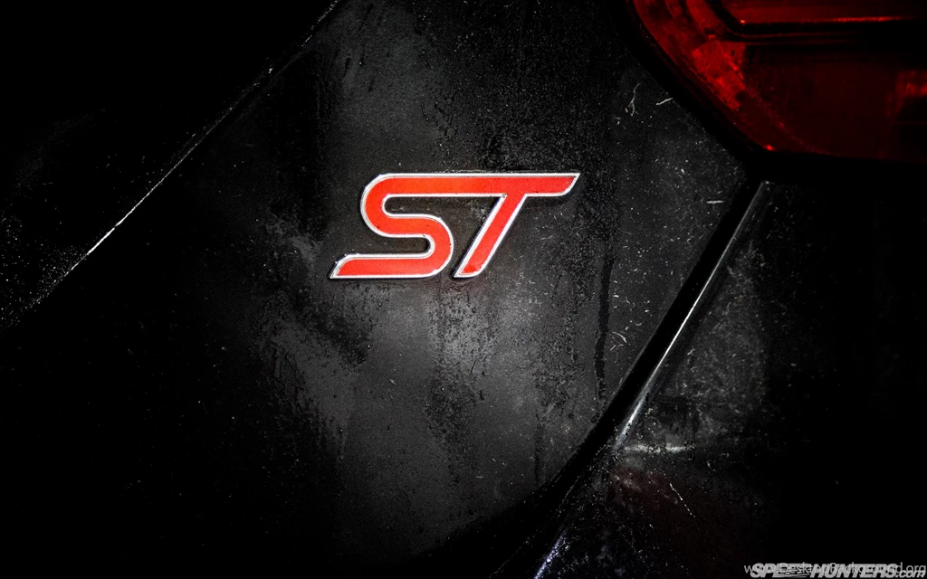 Ford Focus ST Badge HD Wallpaper,cars HD Wallpaper,ford HD ...