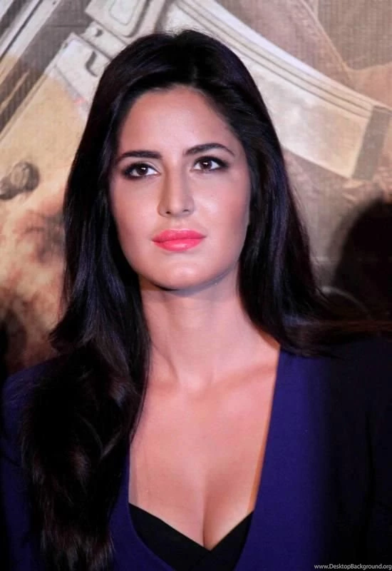 Katrina Kaif Flaunting Hot Cleavage At Phantom Trailer Launch ...