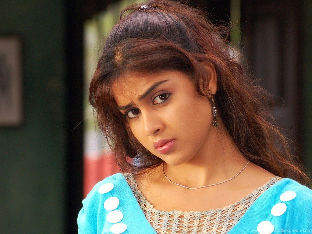Genelia D'Souza Pretty HD Wallpapes And Images