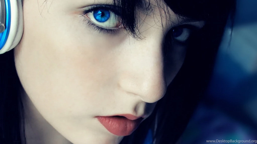Music Girl Blue Eyes Headphones HD Wallpapers Wallpapers Z