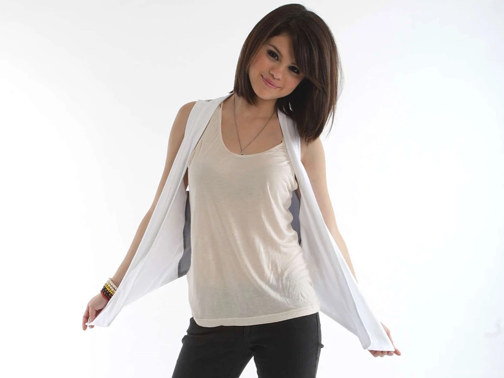 Cute Selena Gomez Exclusive HD Wallpapers
