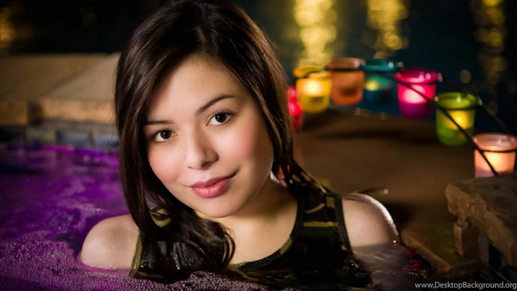 Miranda Cosgrove Image