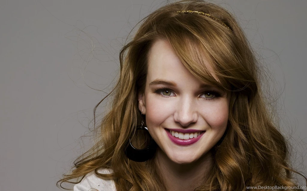 Danielle Panabaker Wallpaper.