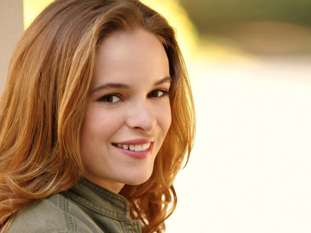 Danielle Panabaker Cute HD Wallpapers