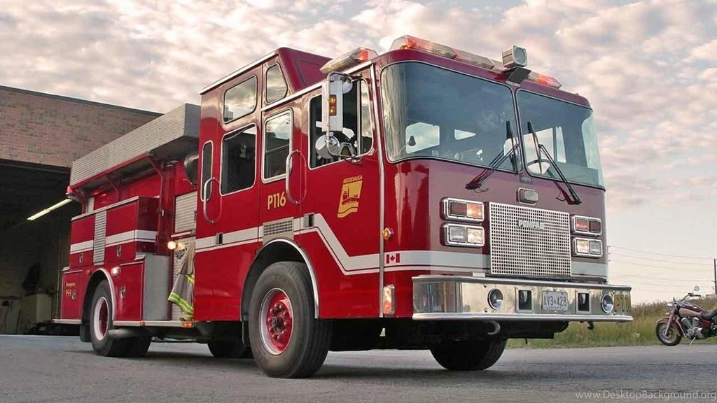 FIRETRUCK WALLPAPER   (