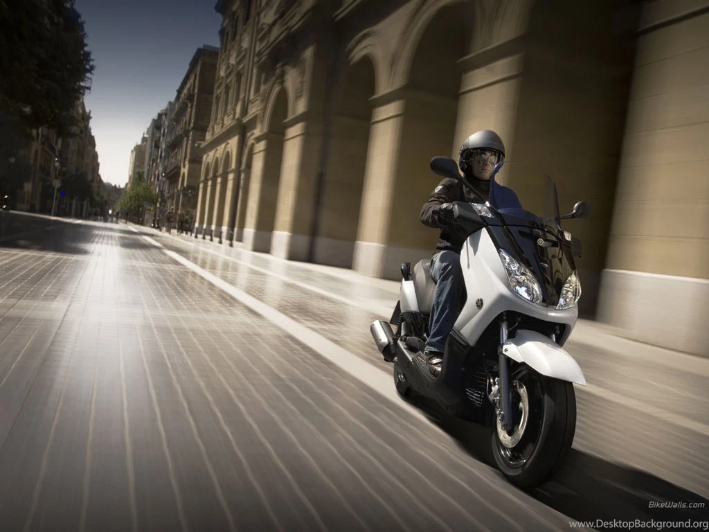 Yamaha X Max 250 1024 X 768 Wallpapers