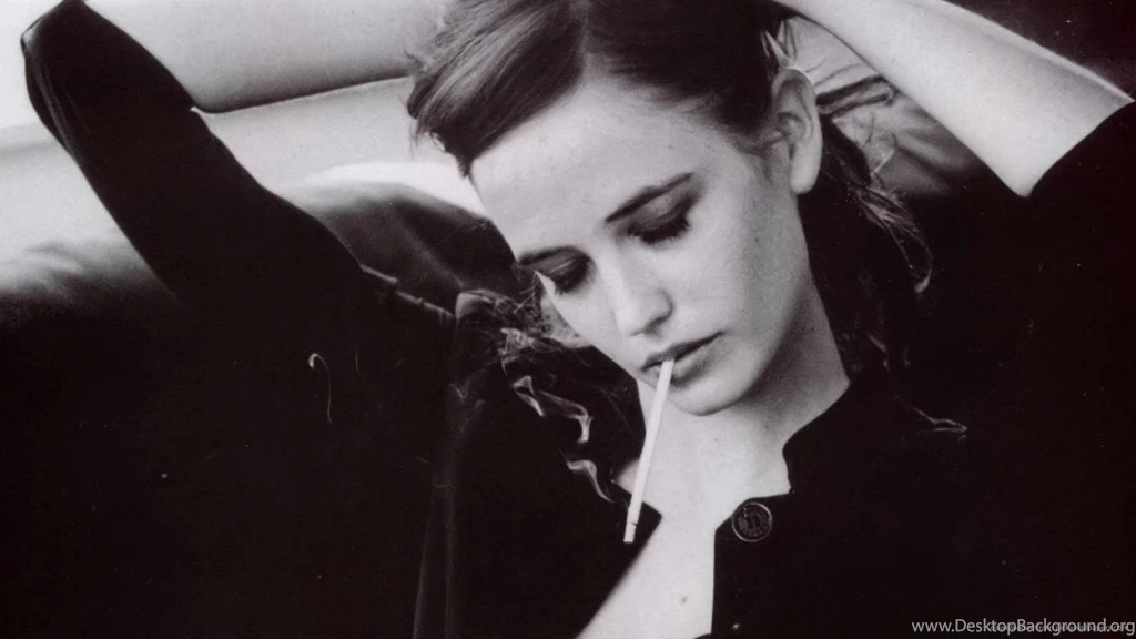 Download 1920x1080 Eva Green With Long Cigarette Wallpapers