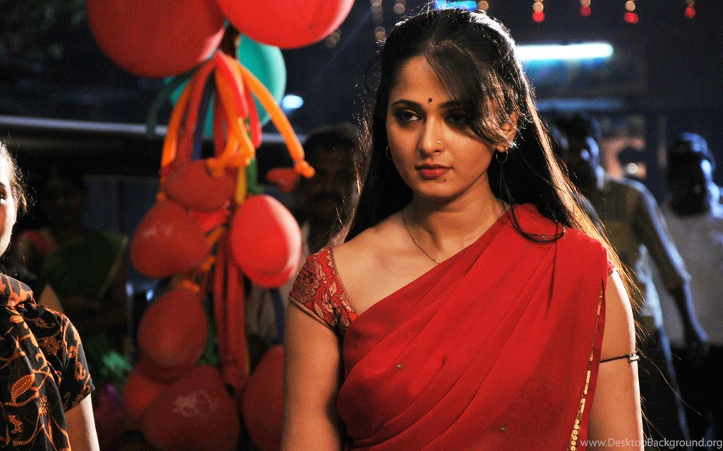 Anushka In Vaanam Wallpapers