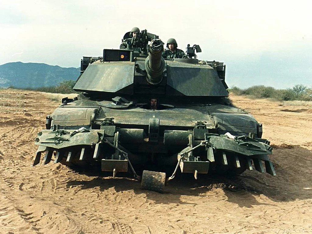 M1 Abrams Main Battle Tank