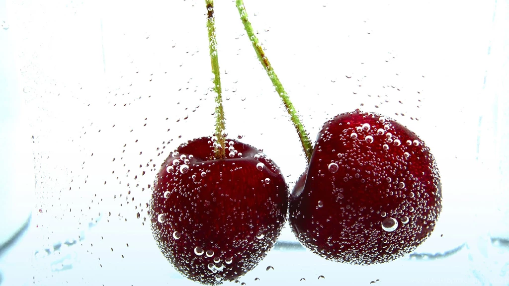 Download Wallpapers 3840x2160 Cherry, Drop, Berry 4K Ultra HD HD ...