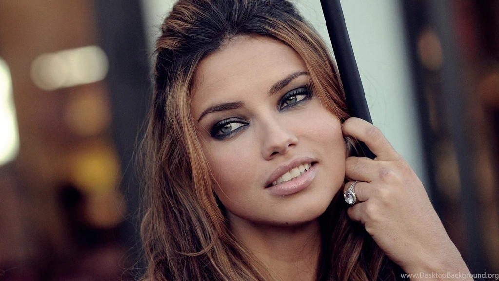 Download Wallpapers 2560x1440 Adriana Lima, Face, Make up Mac iMac ...