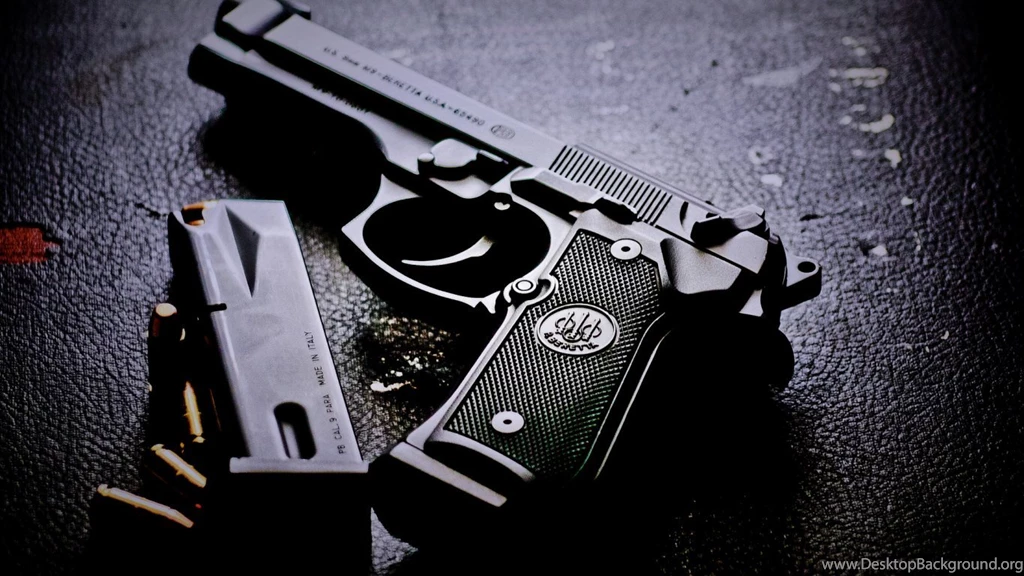 Beretta M9 Pistol Widescreen HD Wallpapers