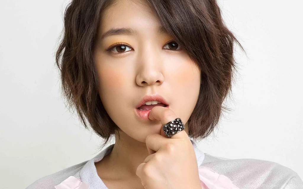 965x1400px Park Shin Hye