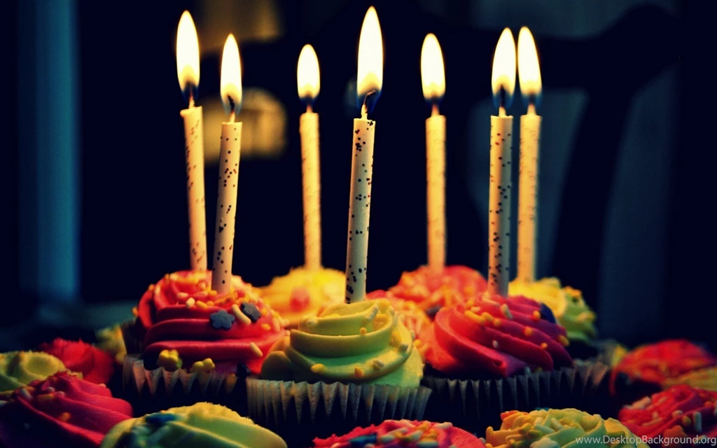 Birthday Cakes With Candles Wallpaper.